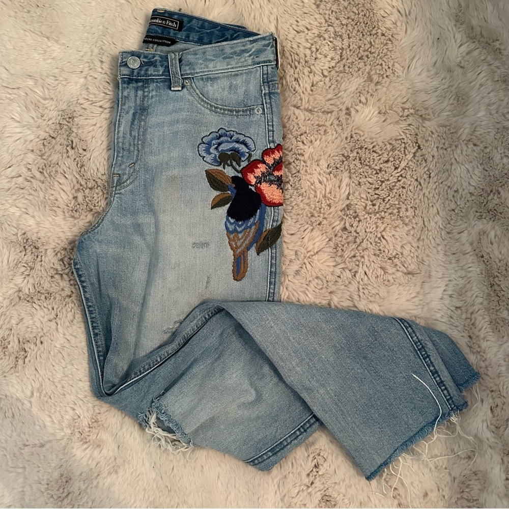 Abercrombie & Fitch Embroidered jeans